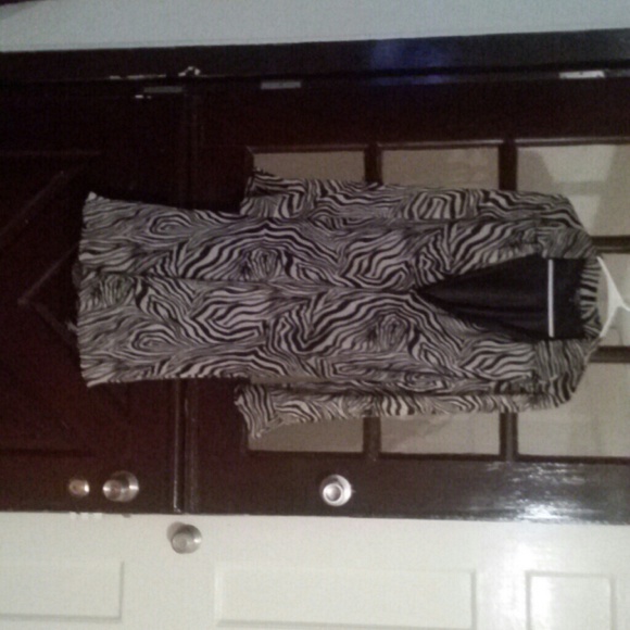 Dress - Picture 4 of 4